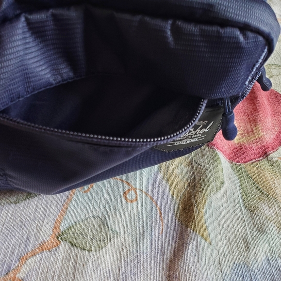 Herschel Navy Tour Hip Pack Fanny Pack - Picture 7 of 8